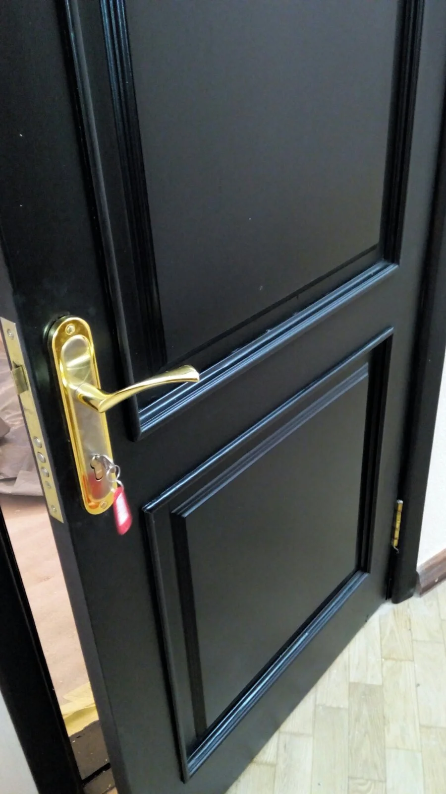 реставрація та фарбування дверей із заміною кольору