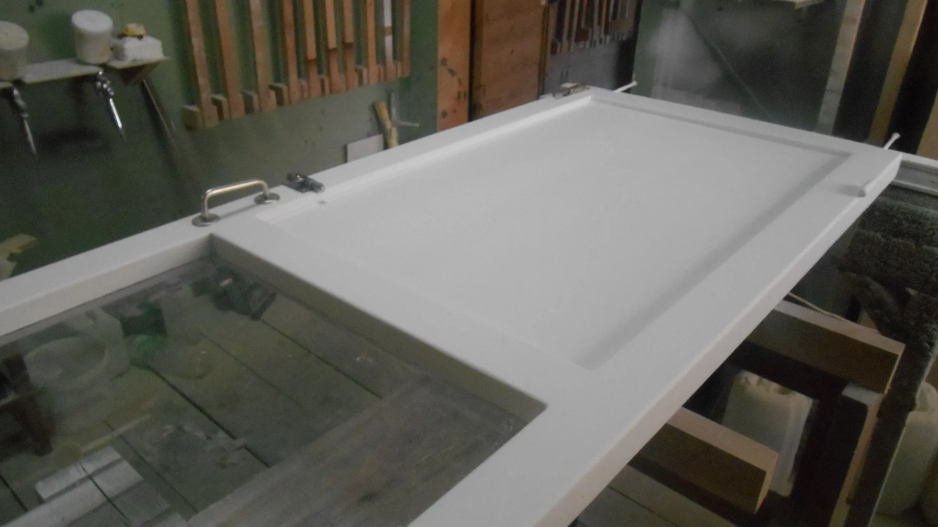 Фарбування та лакування дерев'яних виробів професійними матеріалами